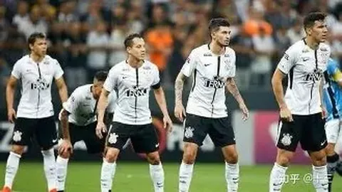 荷兰锋线利器独木难支，瓜迪奥拉弃用铁闸引热议！曼城放行，四大豪门争相抢购！